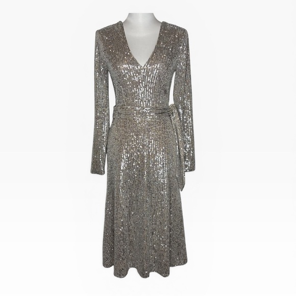 Dress the Population Dresses & Skirts - Dress the Population Metallic Long Sleeve Dress Size S